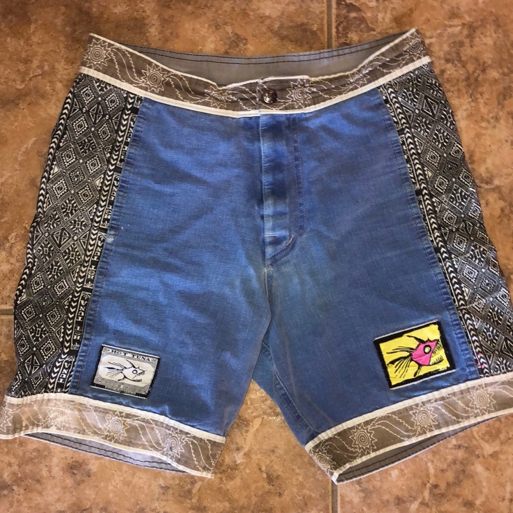 Vintage rare Hot Tuna Australia board shorts waist 31